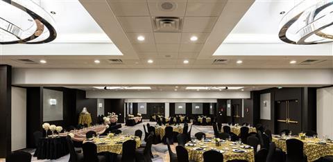 APA Hotel Woodbridge в Iselin, NJ