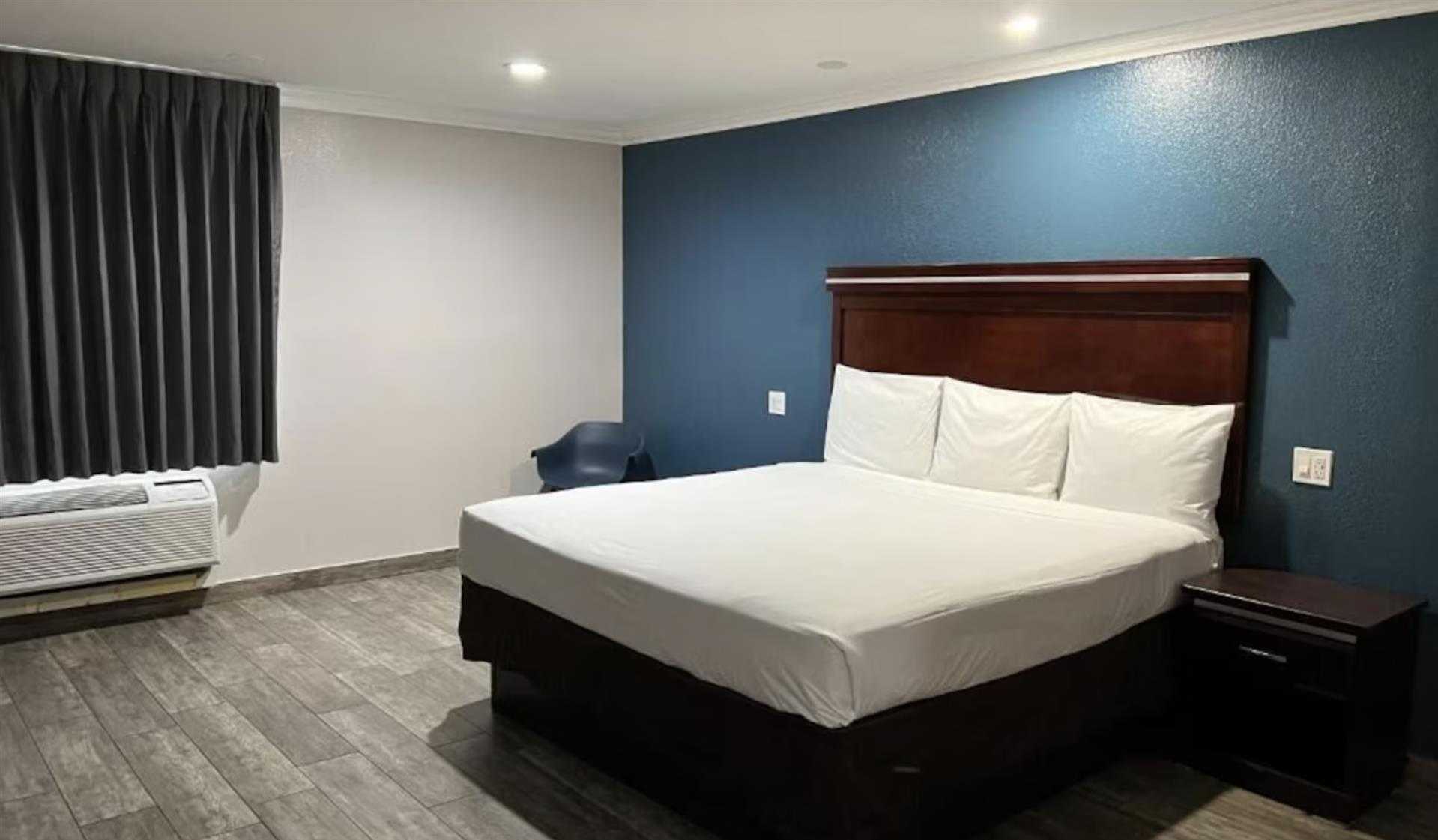 Super 8 by Wyndham Mesa Downtown Near Convention Center in Mesa, AZ