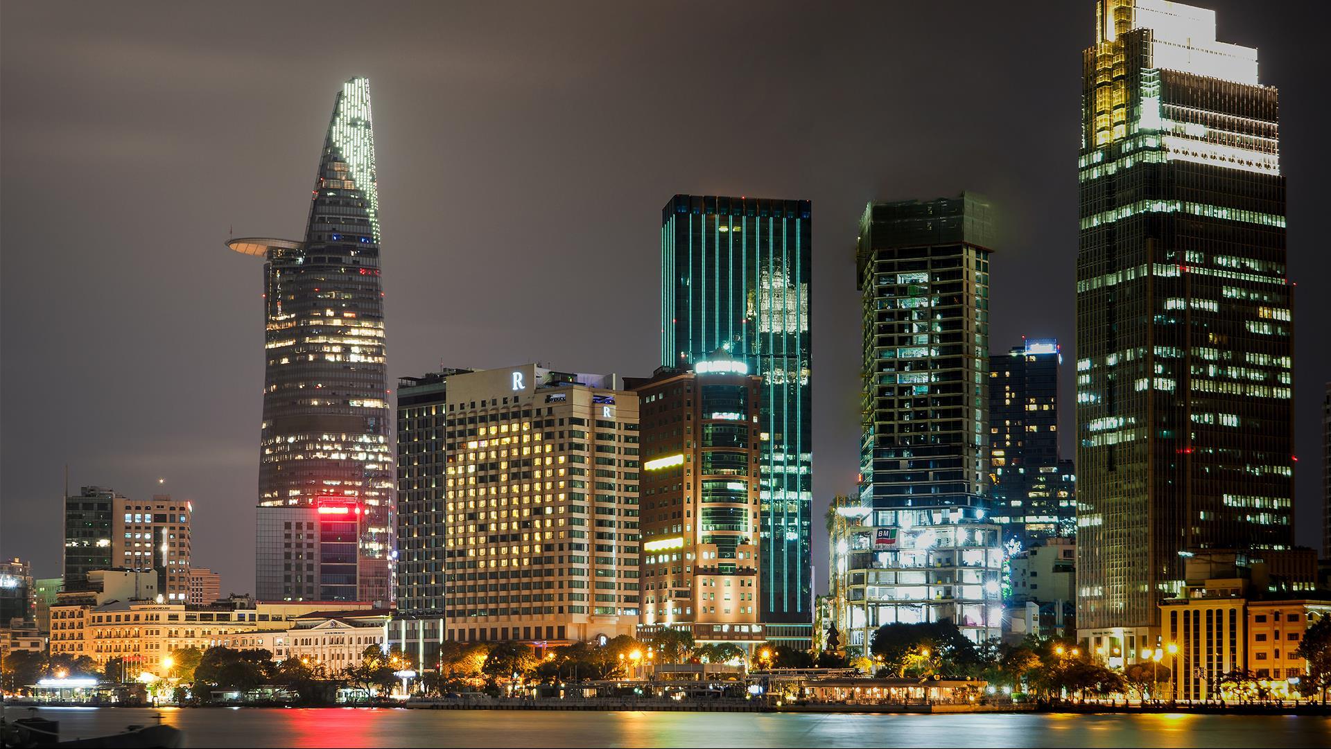 Renaissance Riverside Hotel Saigon image