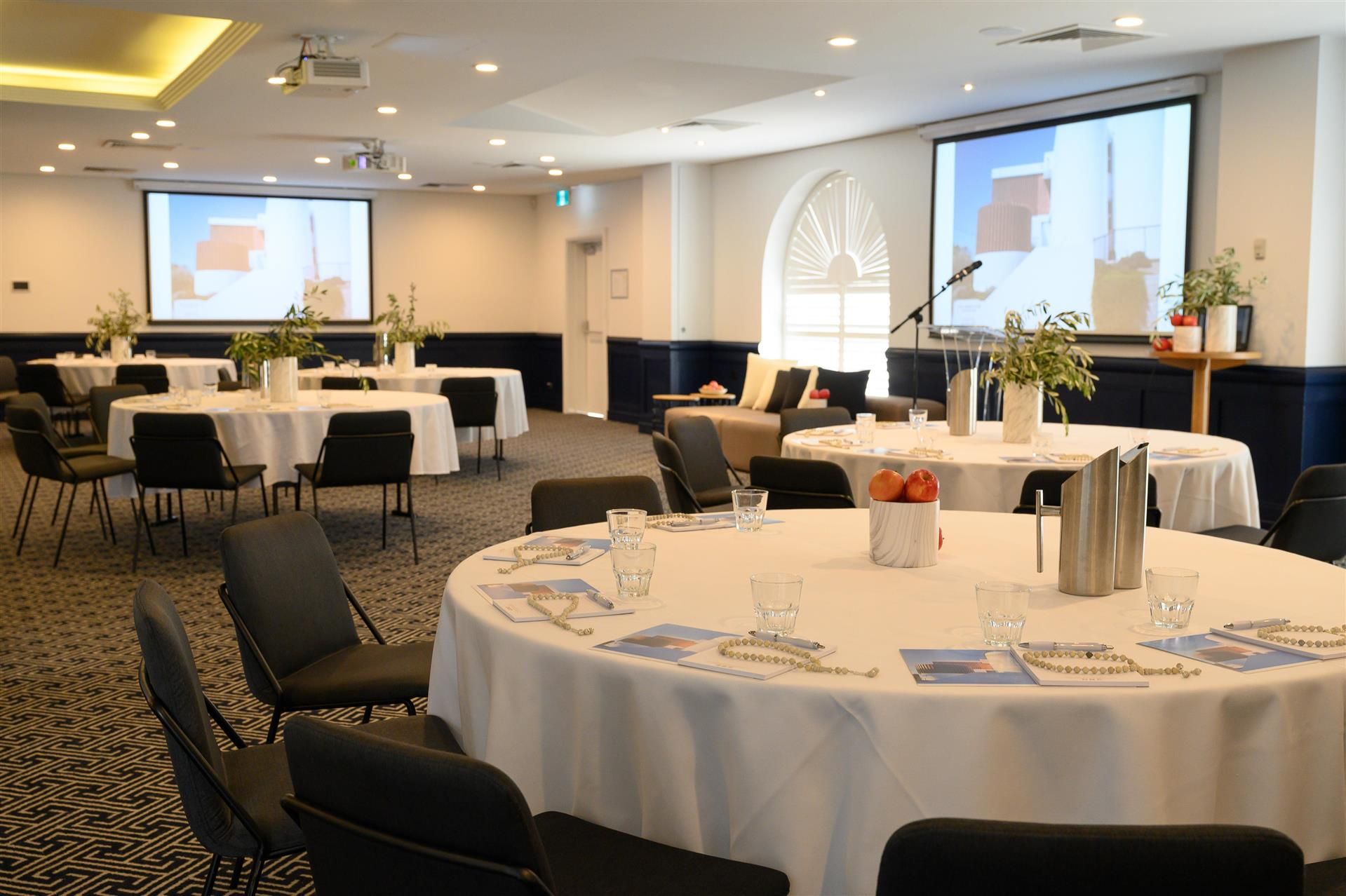 รูปสถานที่จัดงาน