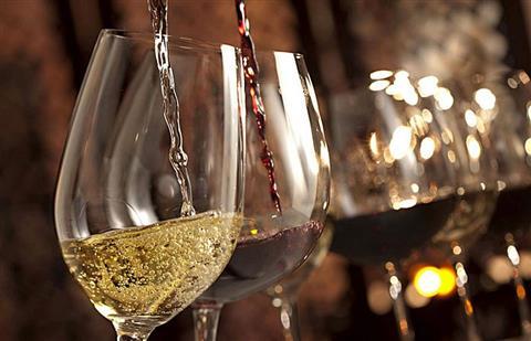 Degustazione di cibo e vino