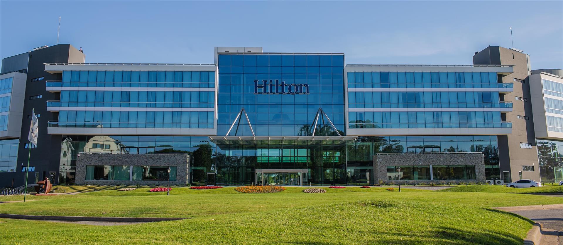 Hilton Pilar image