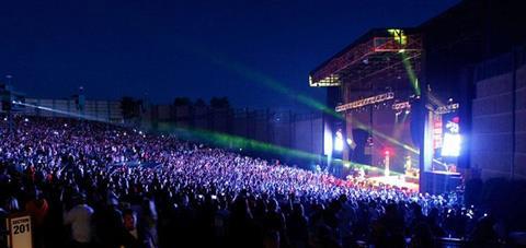 小提琴手的绿色露天剧场