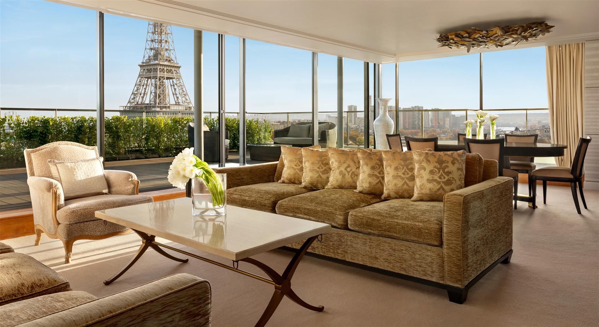 Shangri-La Paris image