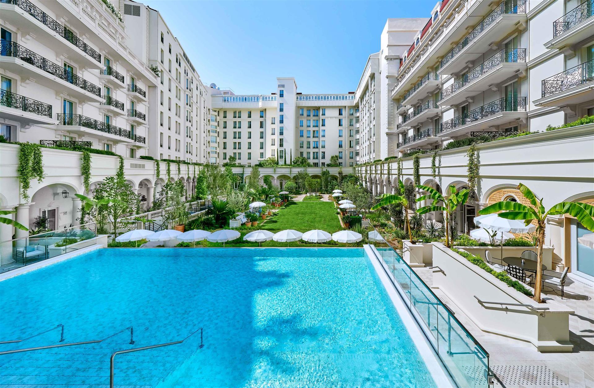 Carlton Cannes, a Regent Hotel image