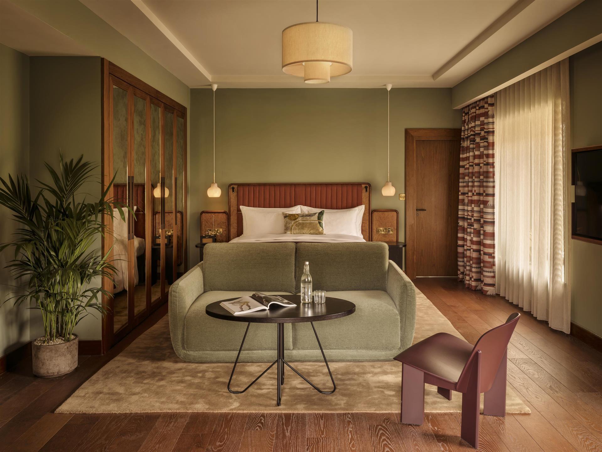 Sir Devonshire Square image