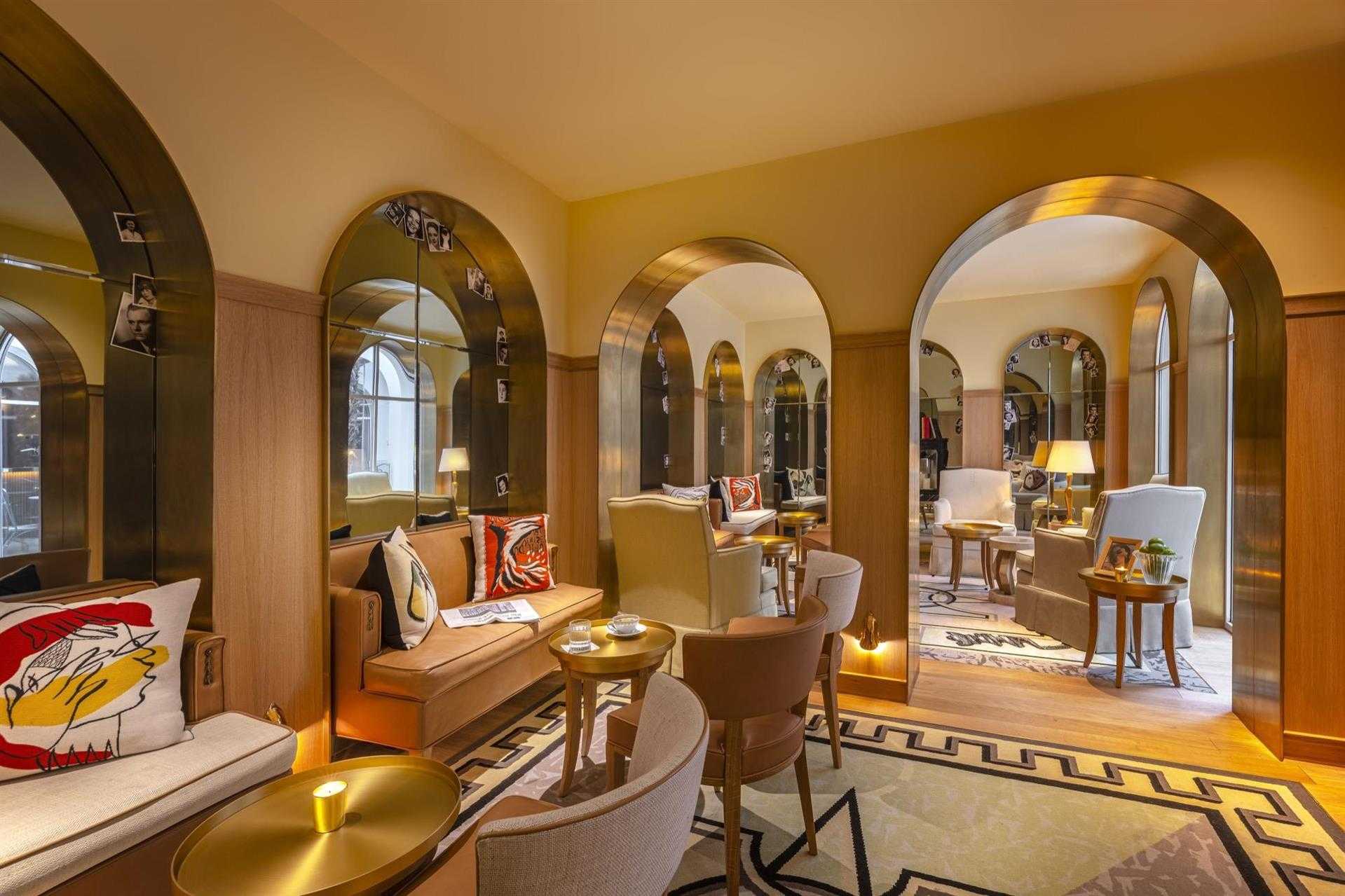 9Confidentiel i Paris, FR