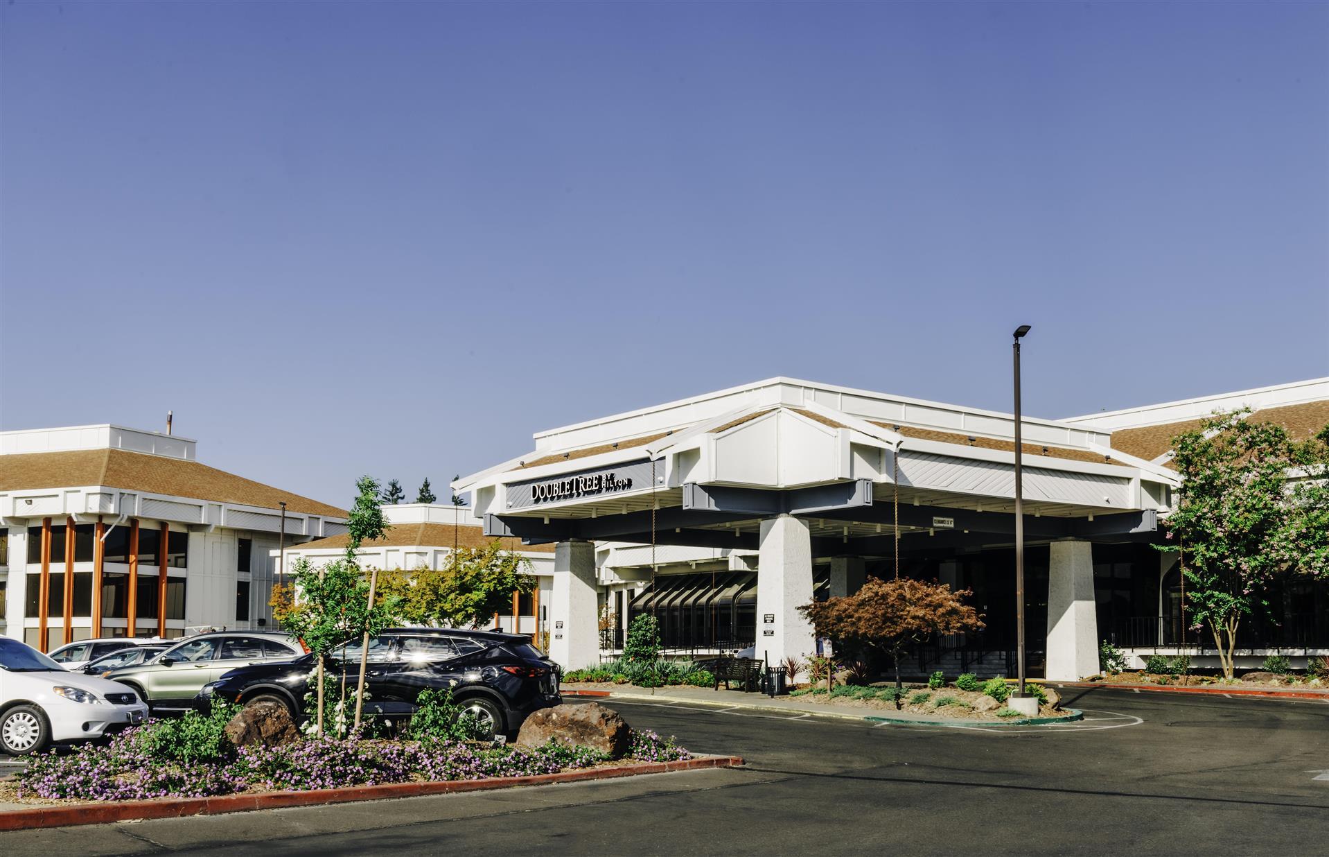 DoubleTree by Hilton Hotel Sacramento image