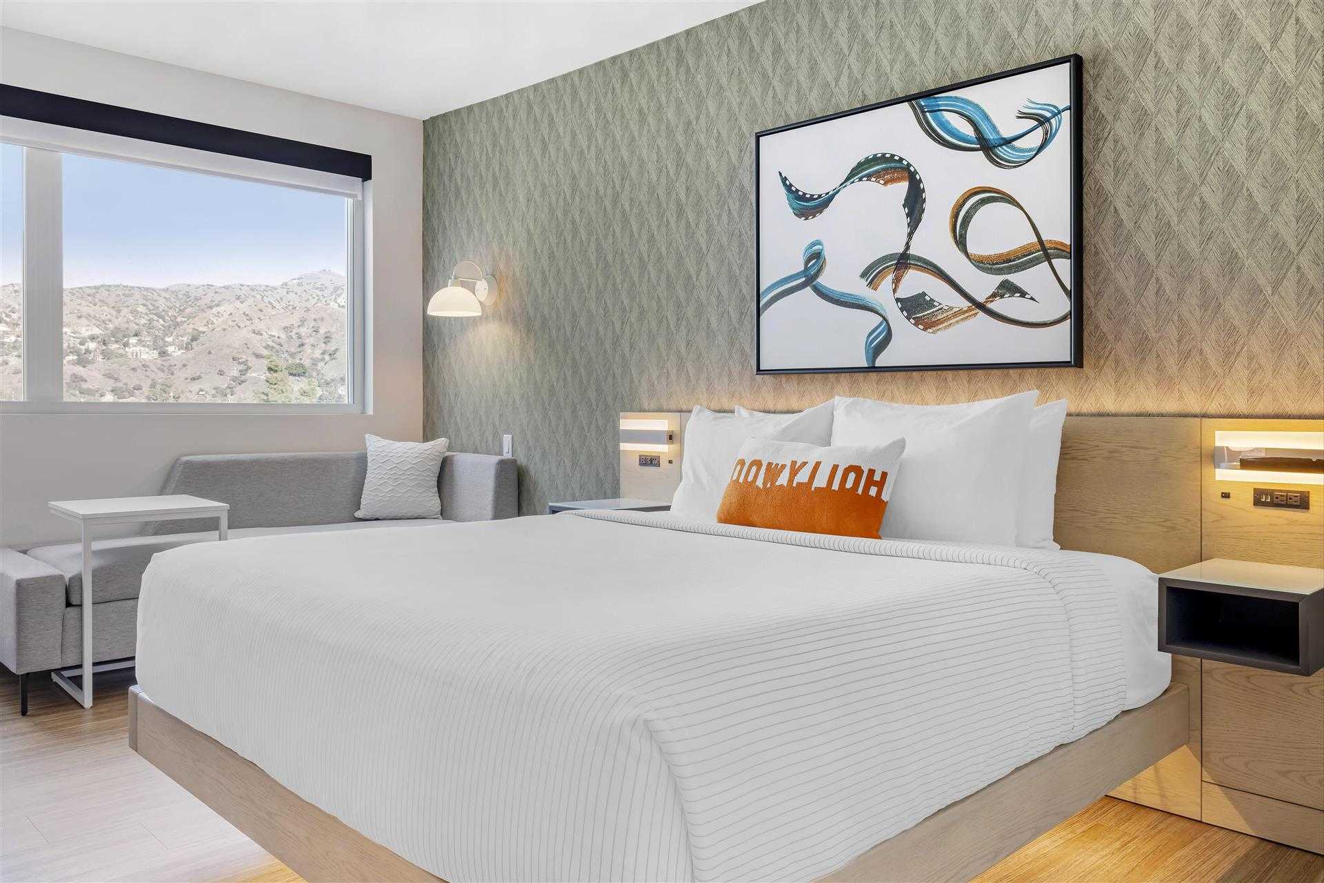 Cambria Hotel Burbank Airport/12% Commission, Burbank, CA