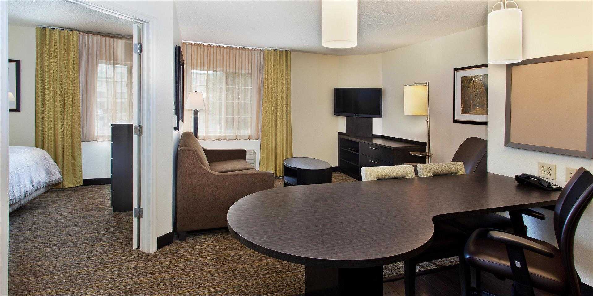 Sonesta Simply Suites Irvine Spectrum в Irvine, CA