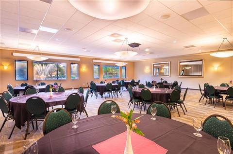 Gaia Hotel & Spa Redding, Ascend Hotel Collection в Anderson, CA