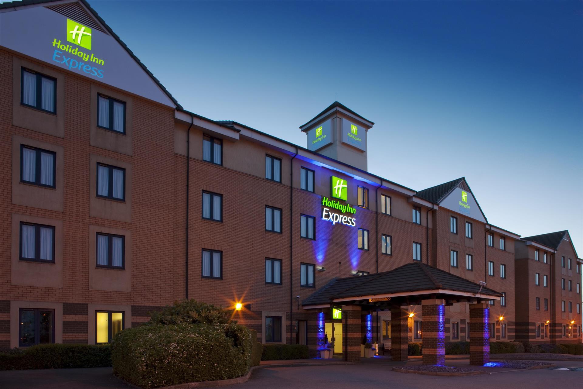 Holiday Inn Express London - Dartford image