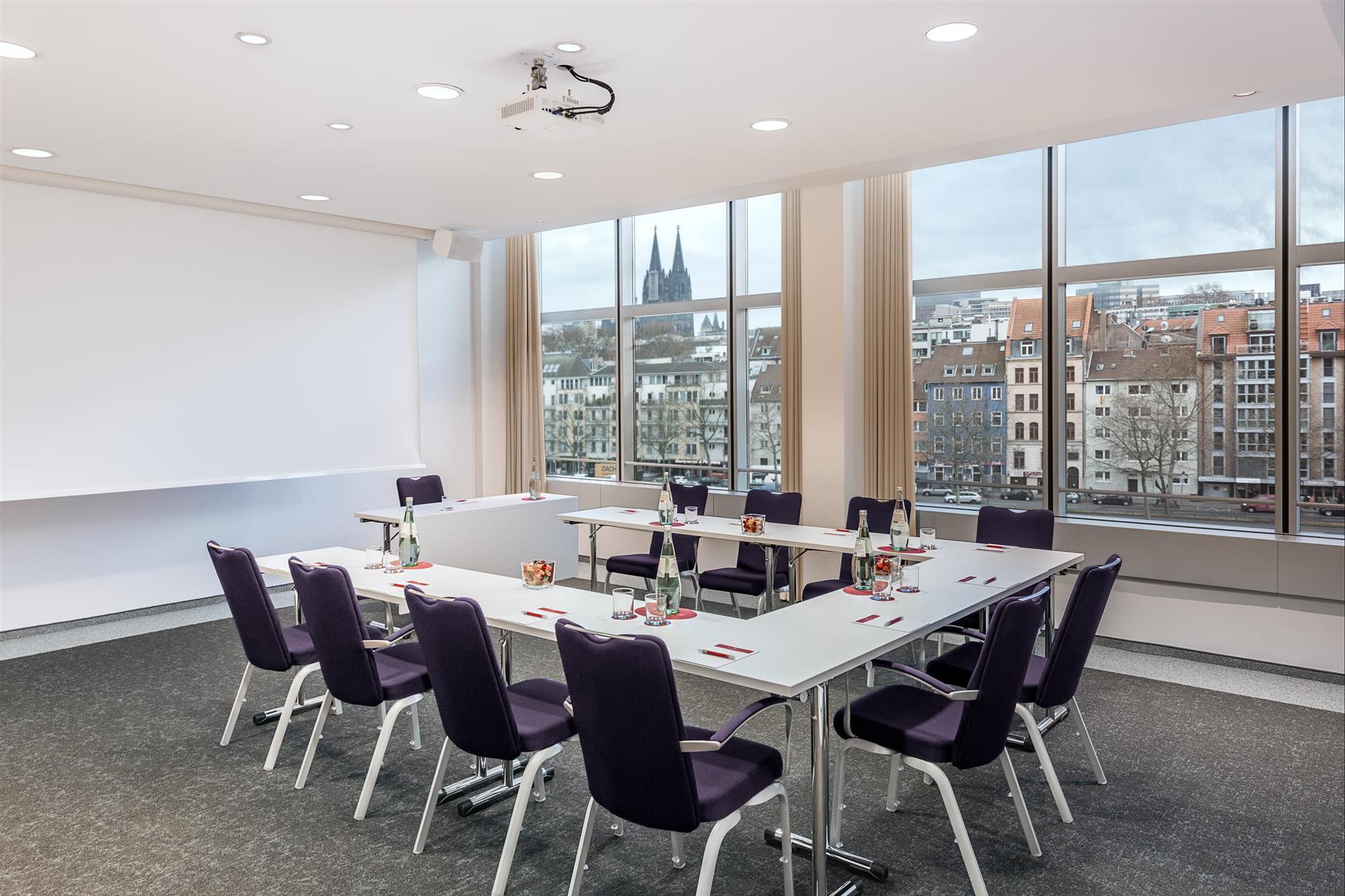 Изображение помещения для встречи