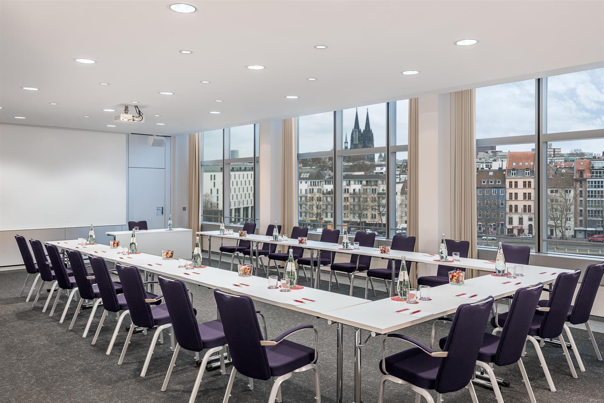 Изображение помещения для встречи