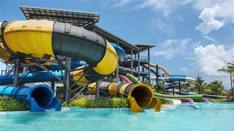 สวนน้ำแบล็คเมาท์เท่น