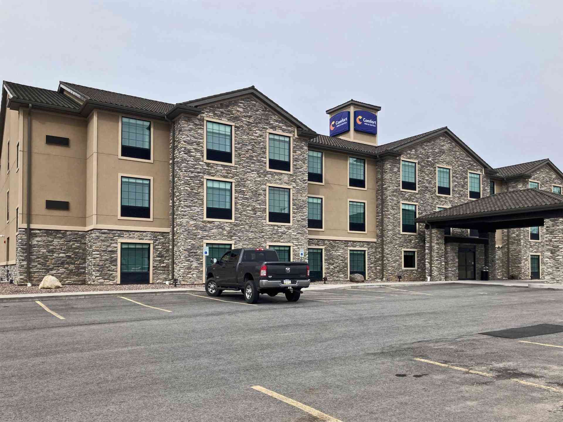 Comfort Inn and Suites Medina в Buffalo, NY