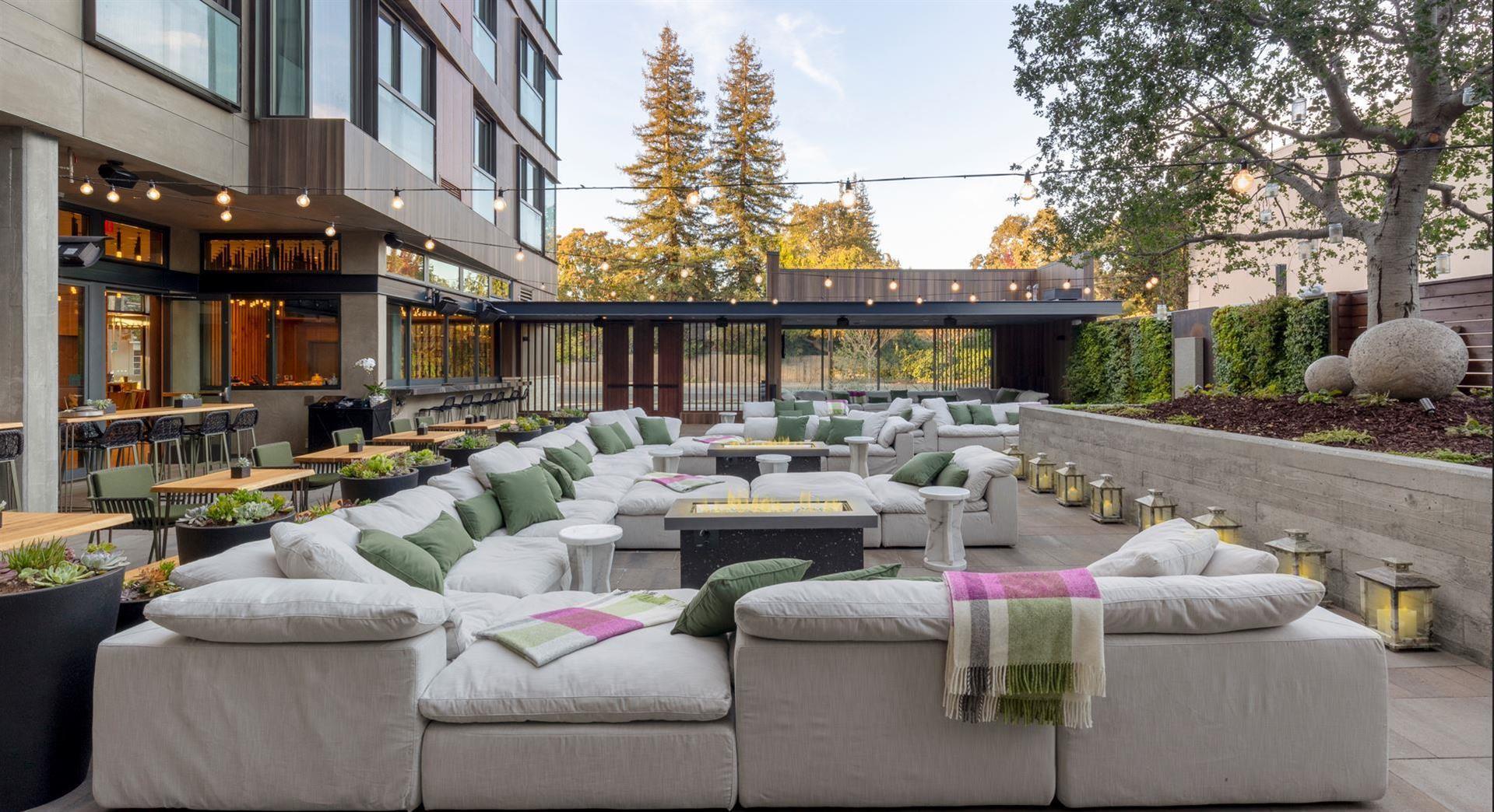 Park James Hotel image