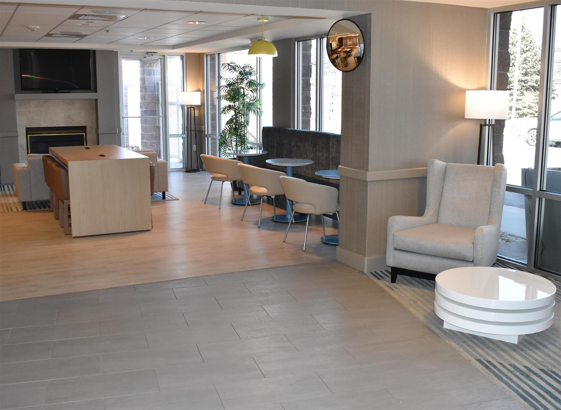 Comfort Inn & Suites Boulder image