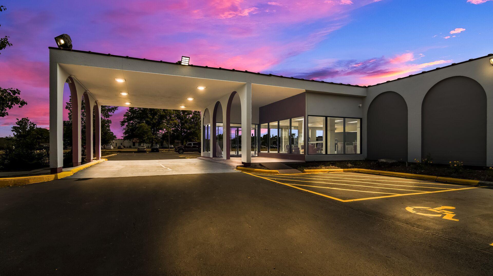 Red Roof Inn & Conference Center Chicago - N Aurora/ Naperville image