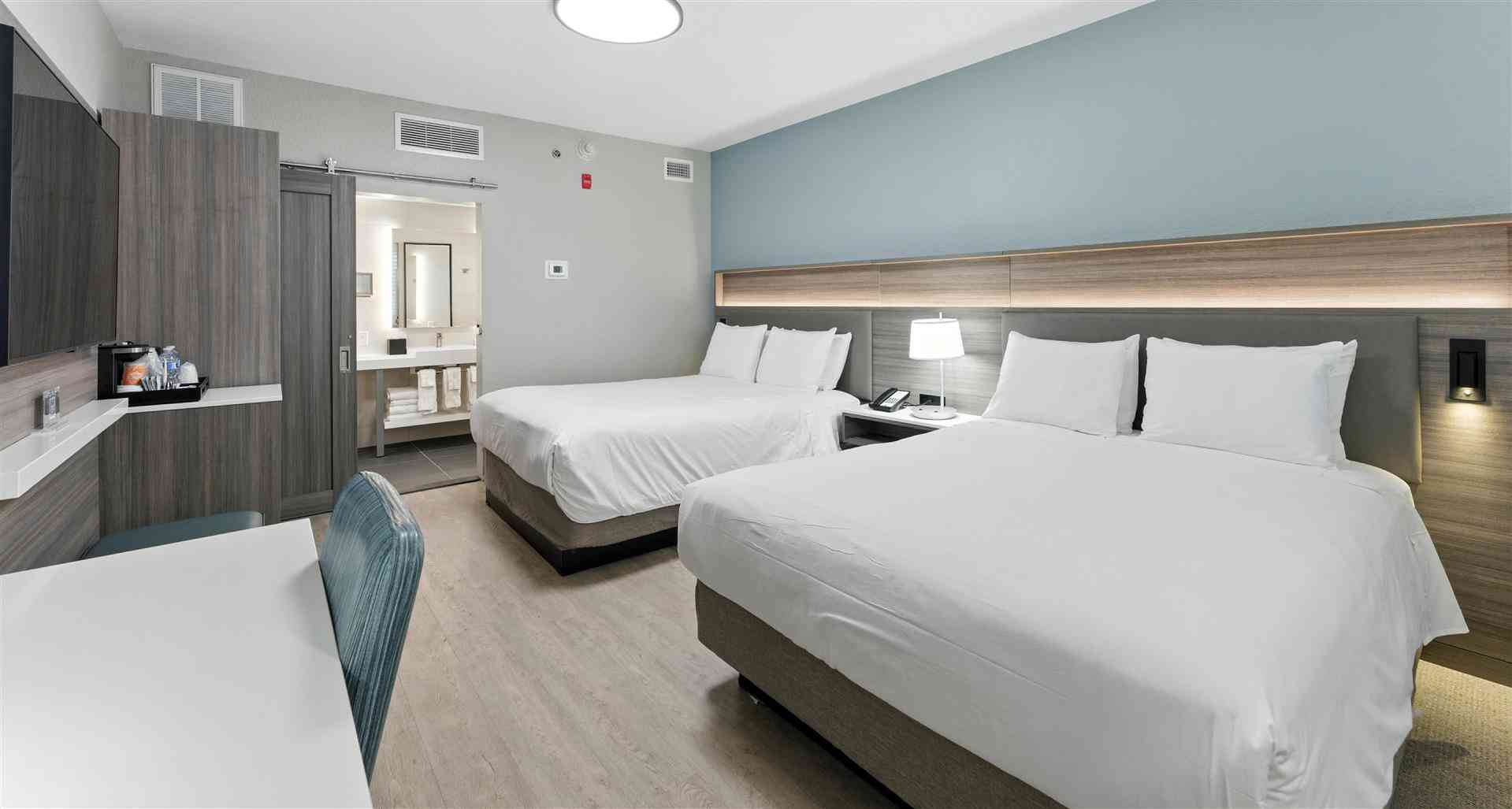 Radisson Resort at the Port Newly Renovated in Kap Canaveral, FL