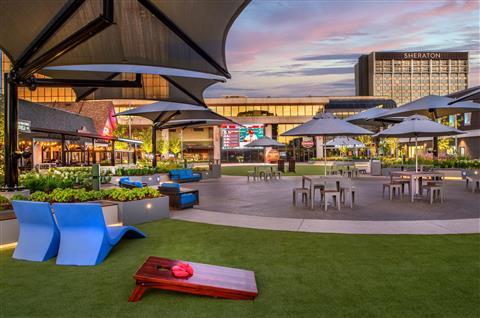 เวสต์พอร์ตพลาซ่า