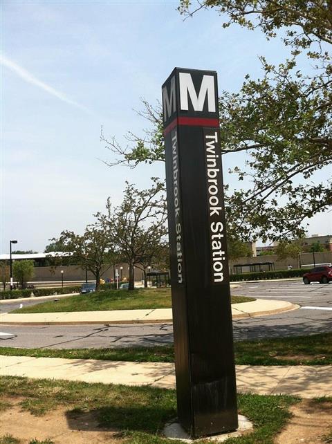 特温布鲁克地铁站