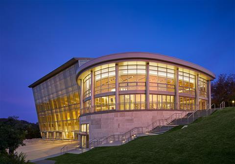 斯特拉斯莫尔表演艺术中心