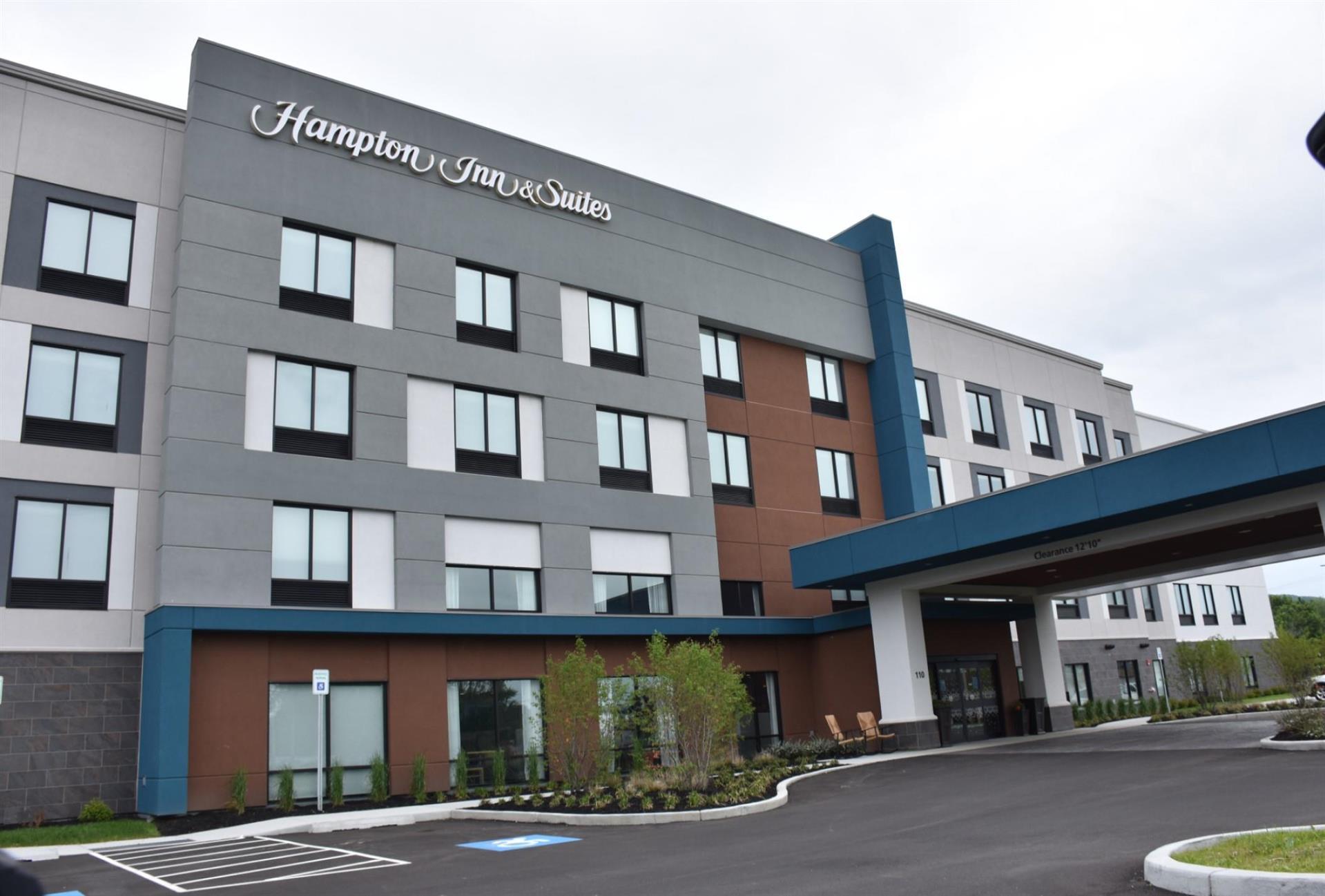 Hampton Inn & Suites Olean image