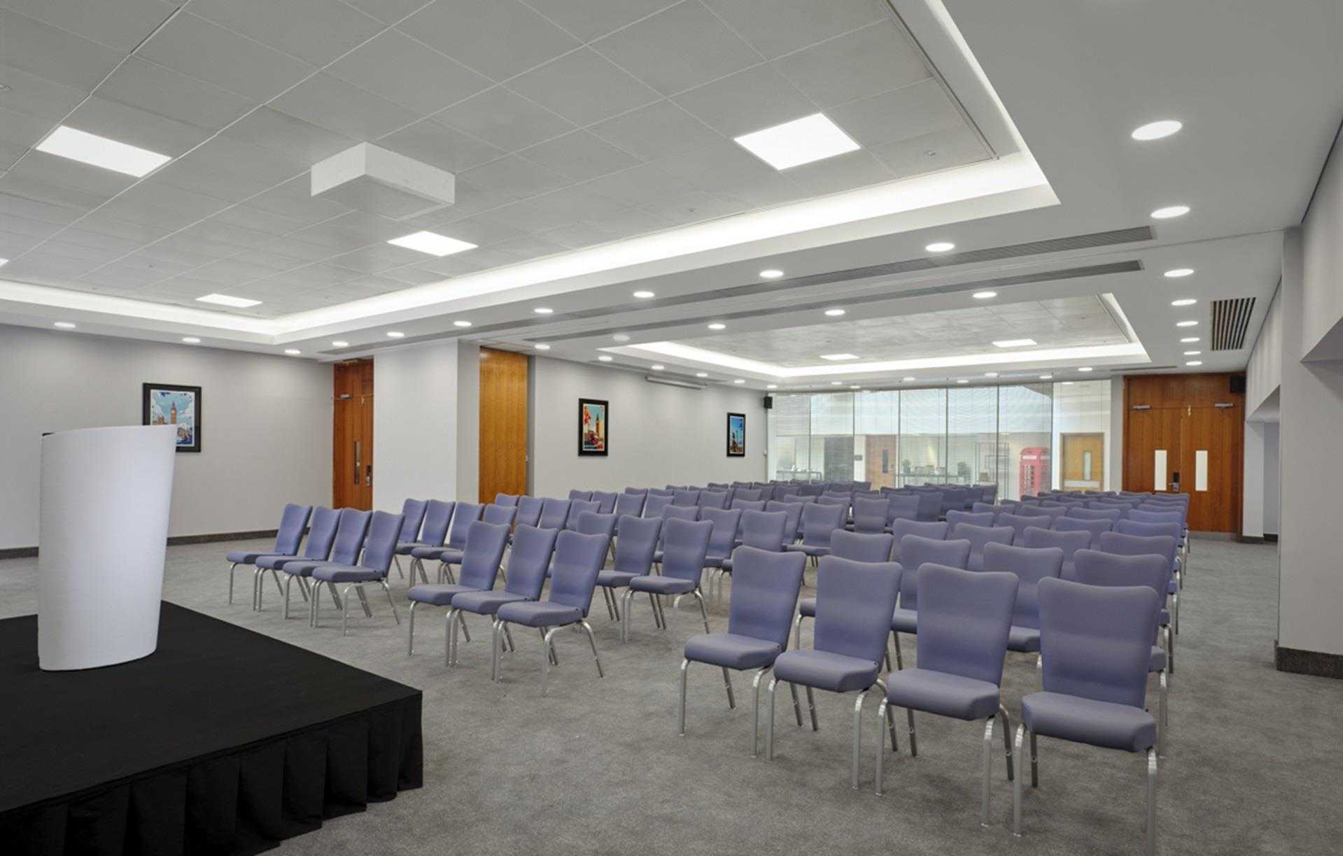 Sheraton Heathrow Hotel (Newly Refurbished 2024) em London, GB1