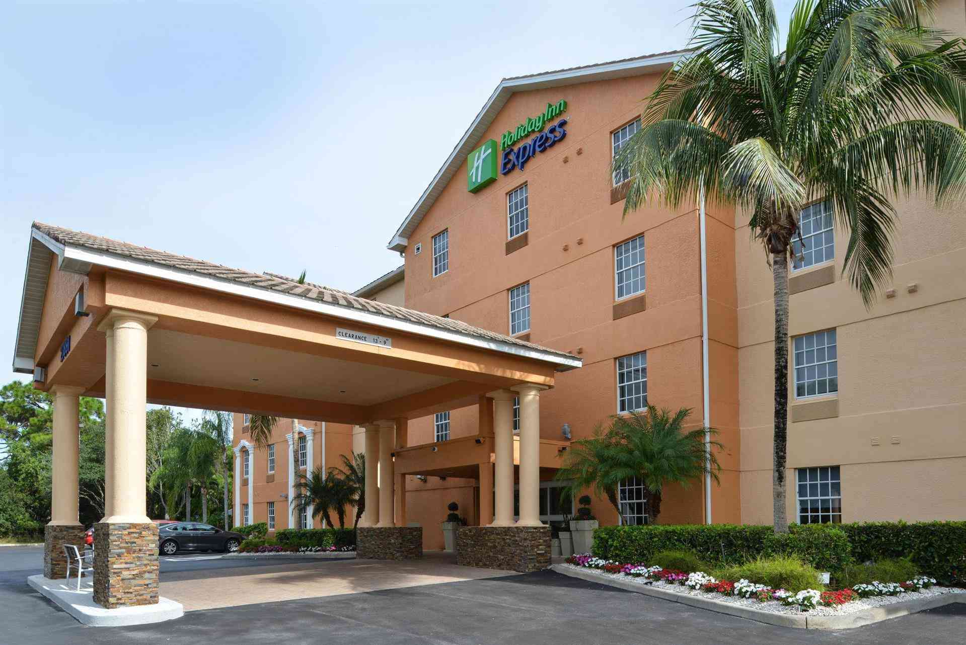 Holiday Inn Express & Suites Naples North - Bonita Springs en Bonita Springs, FL