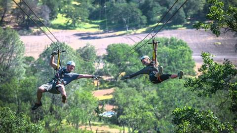 Aventuras en Santa Margarita: tirolesa y vino