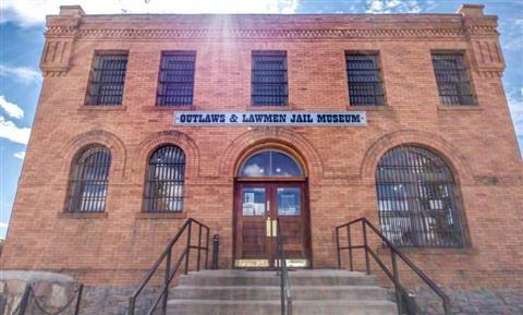Outlaws & Law Men Jail Museum