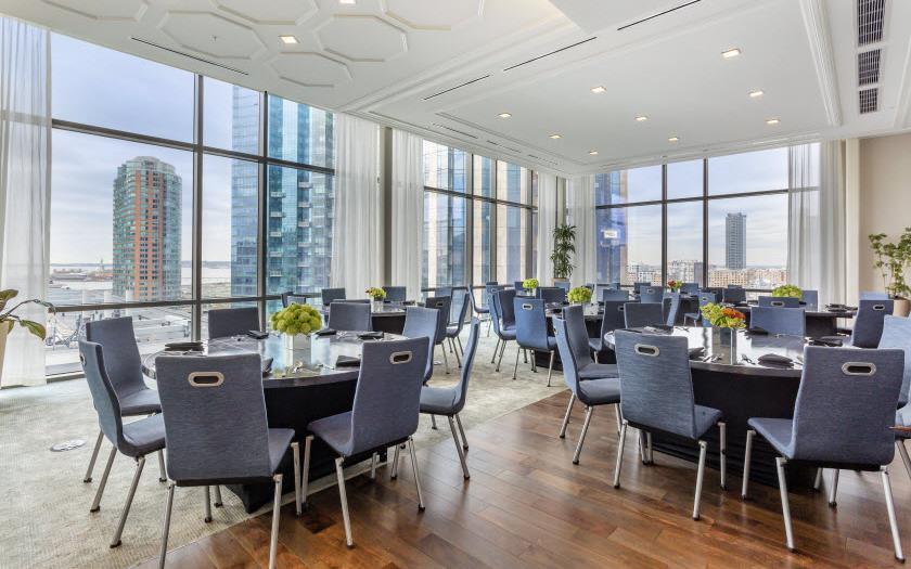 Imagem de promoção Exclusive Views, Elevated Perks