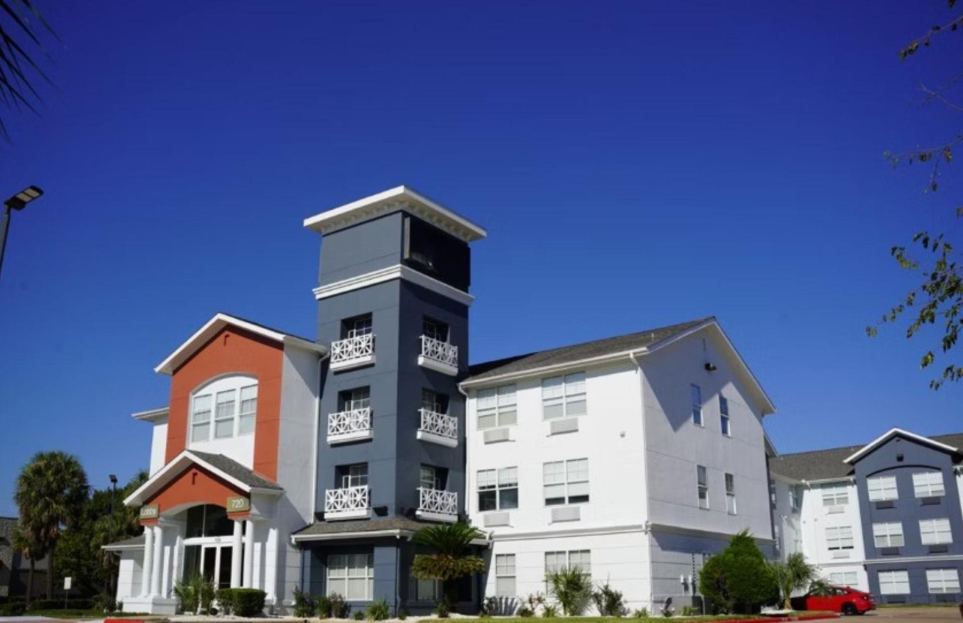 Candlewood Suites Houston Space Center Webster image