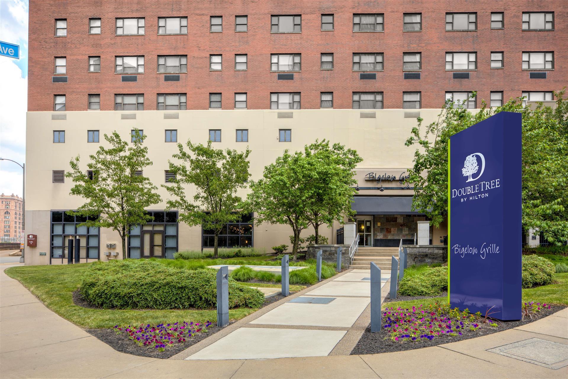 DoubleTree by Hilton Hotel & Suites Pittsburgh Downtown image