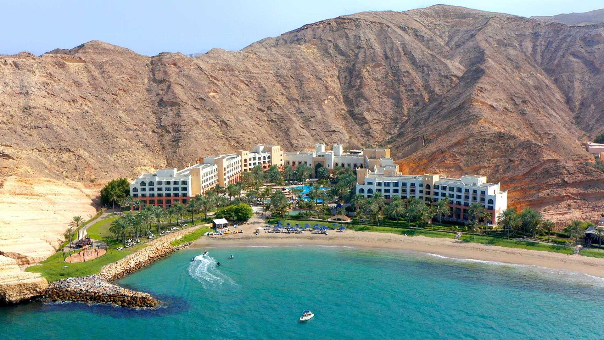 DoubleTree by Hilton Muscat Al Waha в Muscat, OM