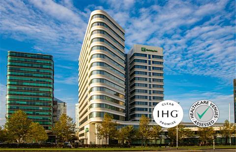 Holiday Inn & Holiday Inn Express Amsterdam - Arena Towers в Амстердам, NL