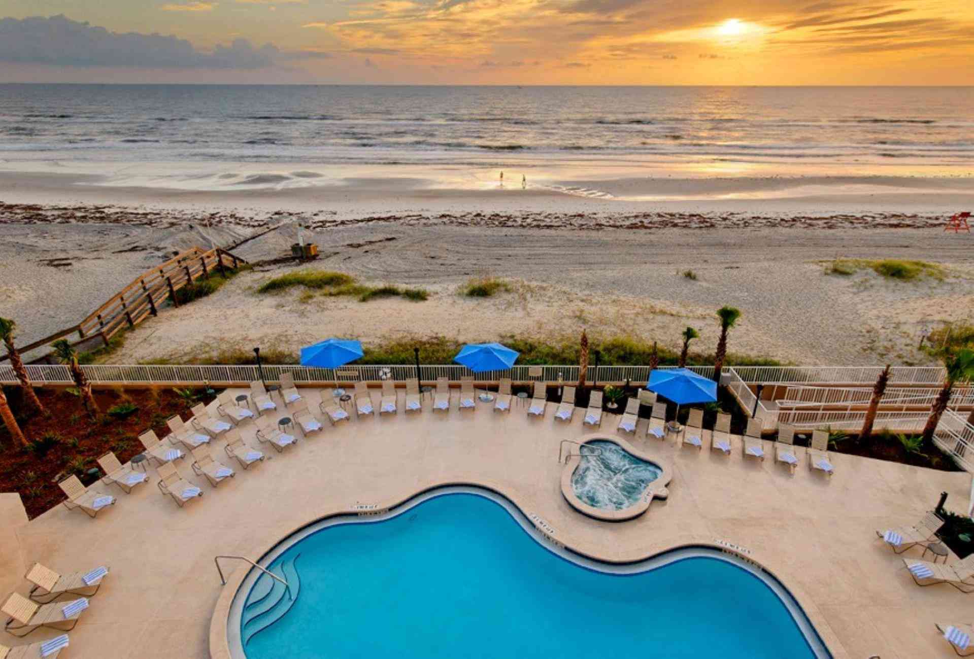 Courtyard by Marriott Jacksonville Beach Oceanfront a Jacksonville Beach, FL