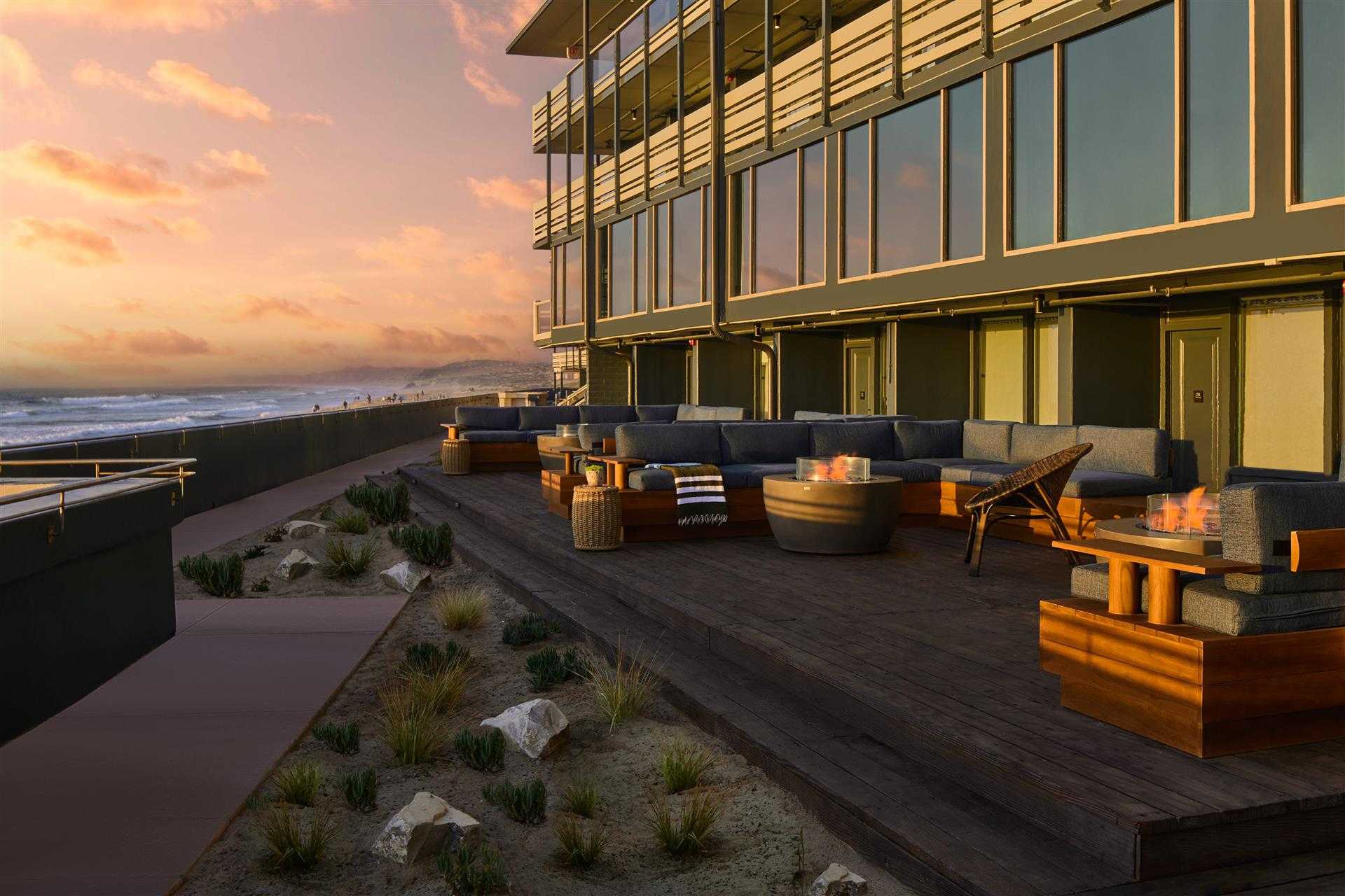Monterey Beach Hotel, a Tribute Portfolio Hotel - NEWLY RENOVATED в Monterey, CA