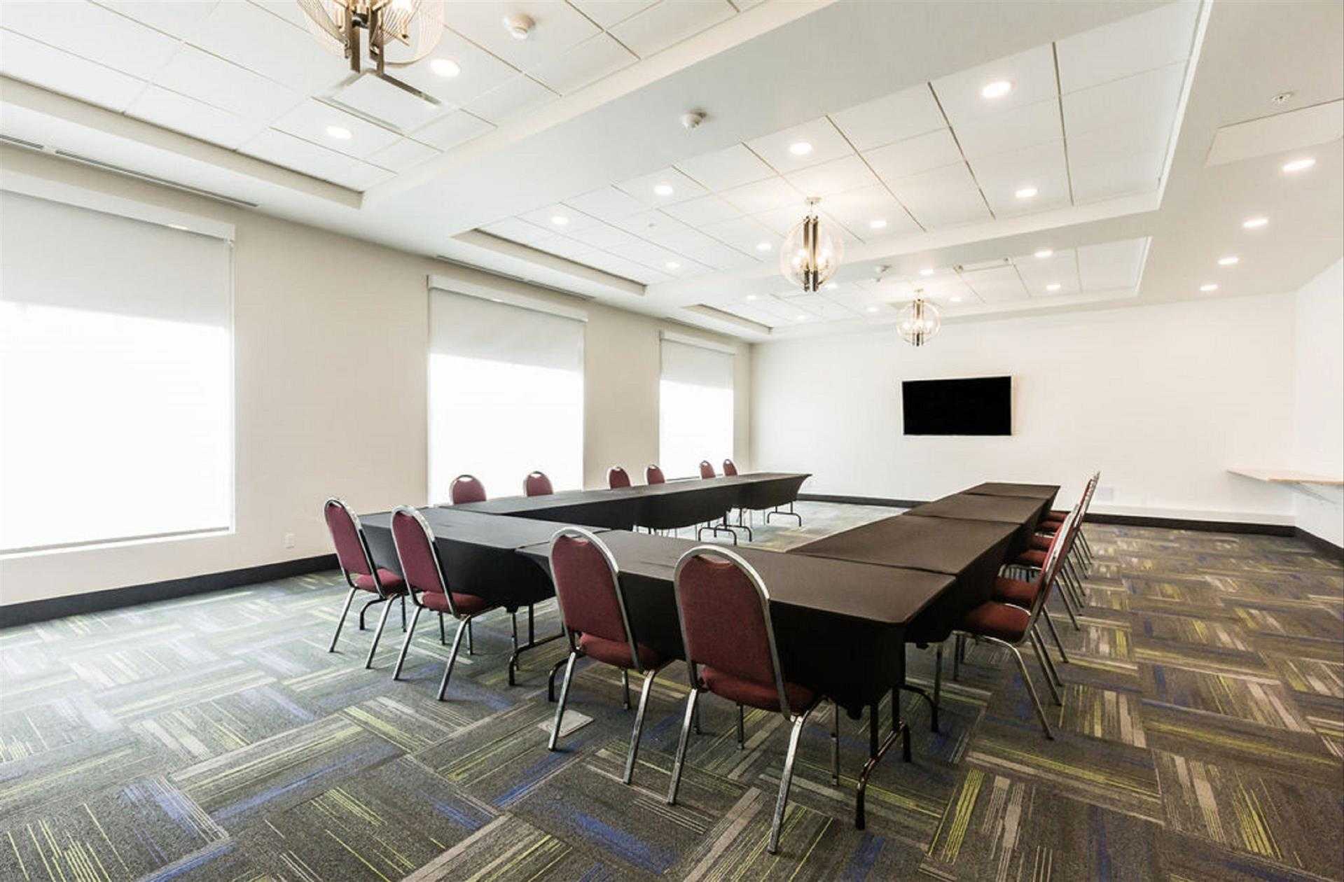 Holiday Inn Express & Suites Edmonton N - St. Albert in เซนต์อัลเบิร์ต, AB