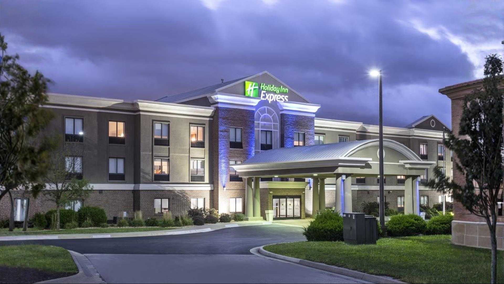 Holiday Inn Express Kansas City - at the Legends в Канзас-Сити, KS