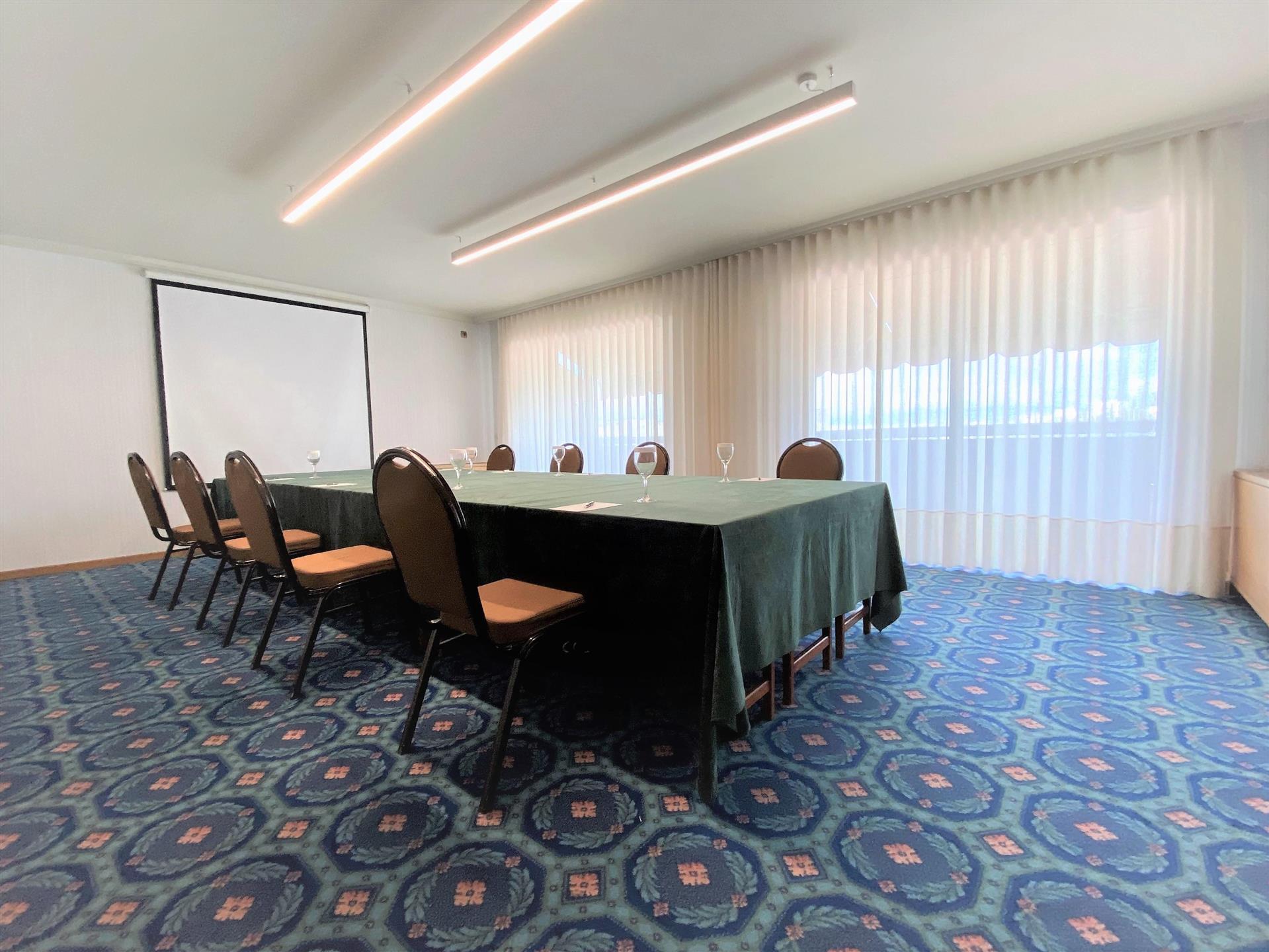 Изображение помещения для встречи