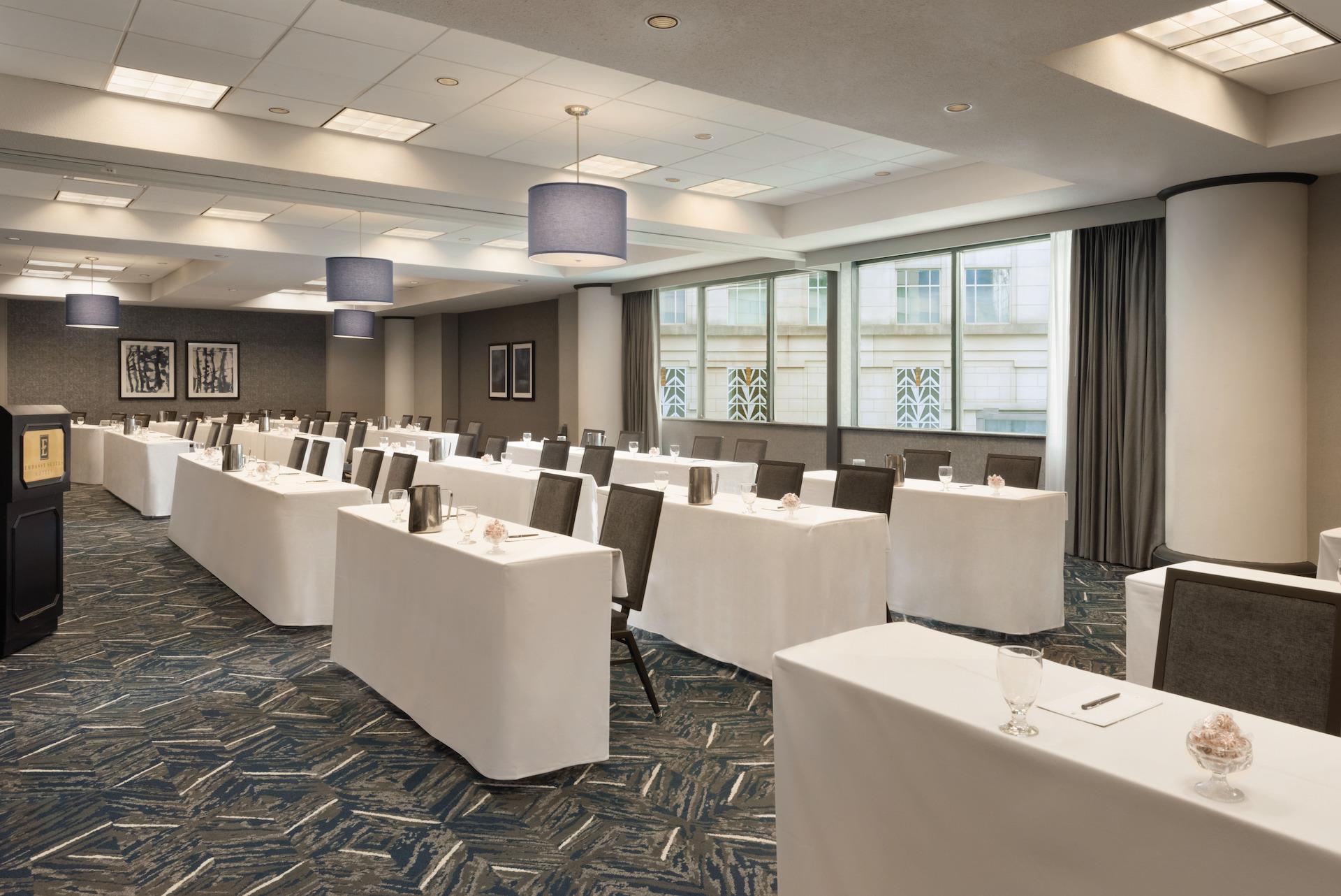 Embassy Suites by Hilton Indianapolis Downtown image