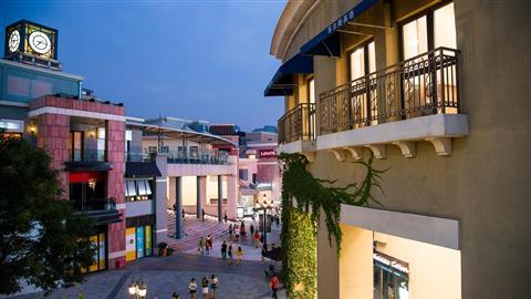 索拉納購物中心