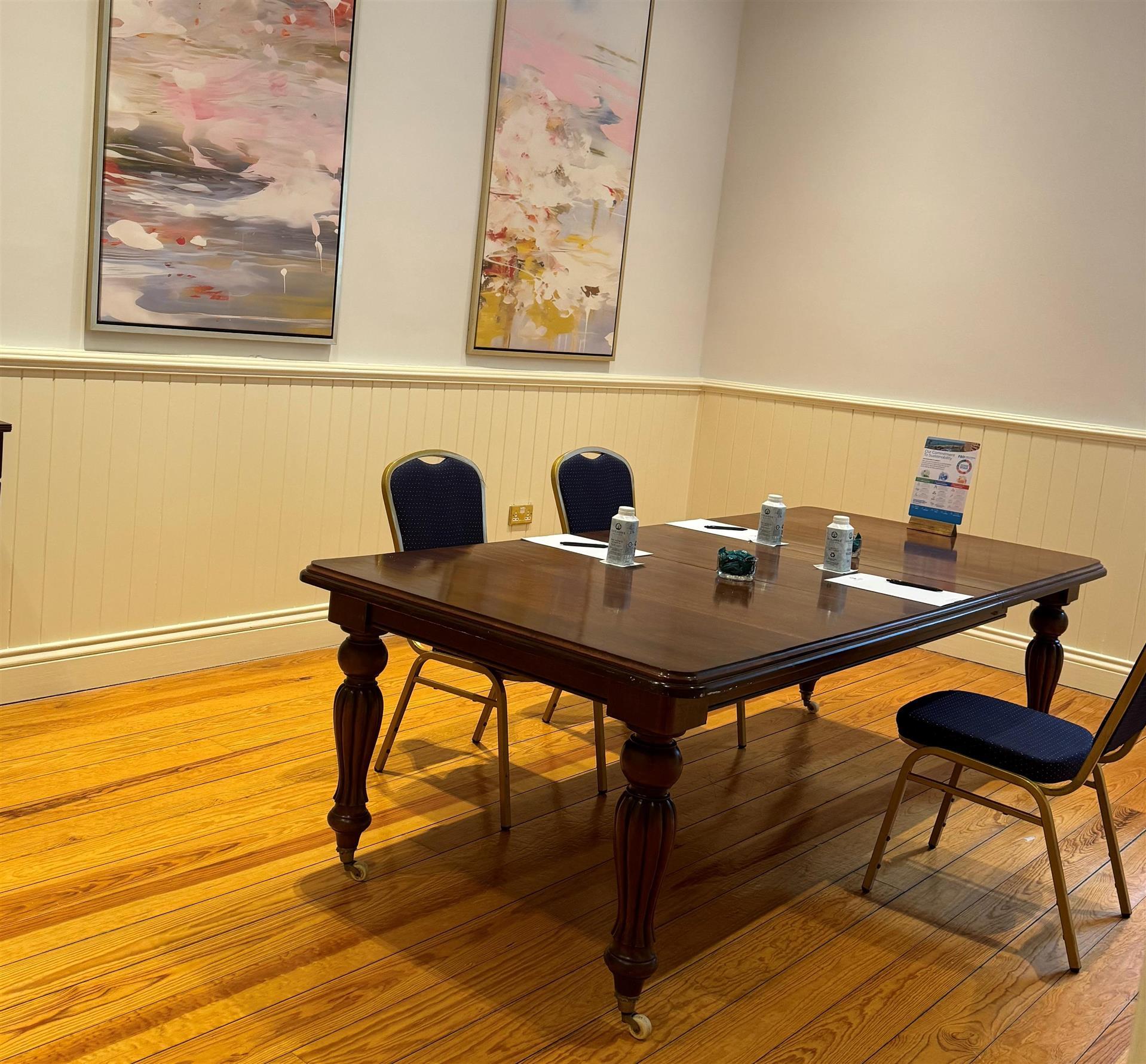 Изображение помещения для встречи