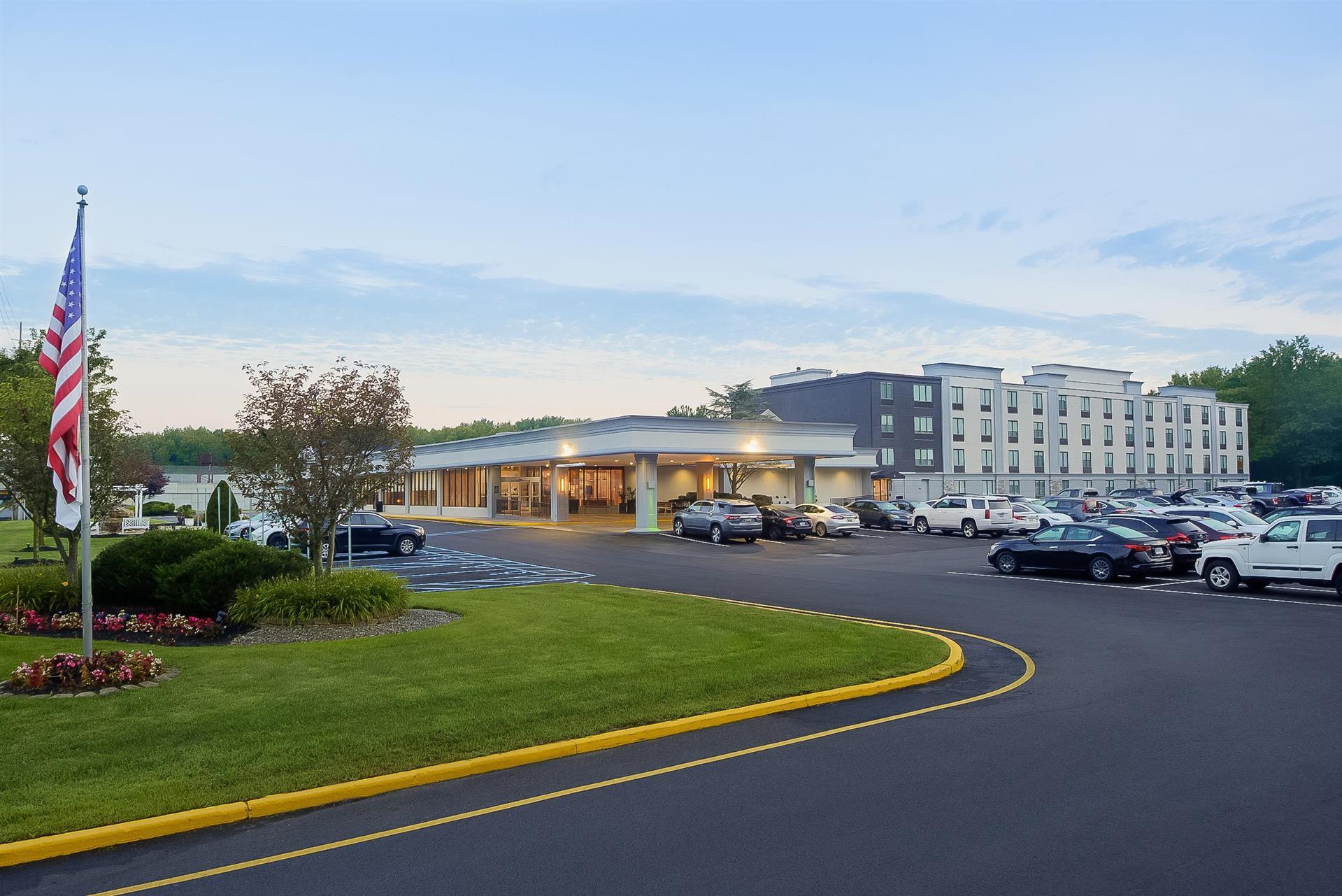 Holiday Inn East Windsor - Cranbury Area image