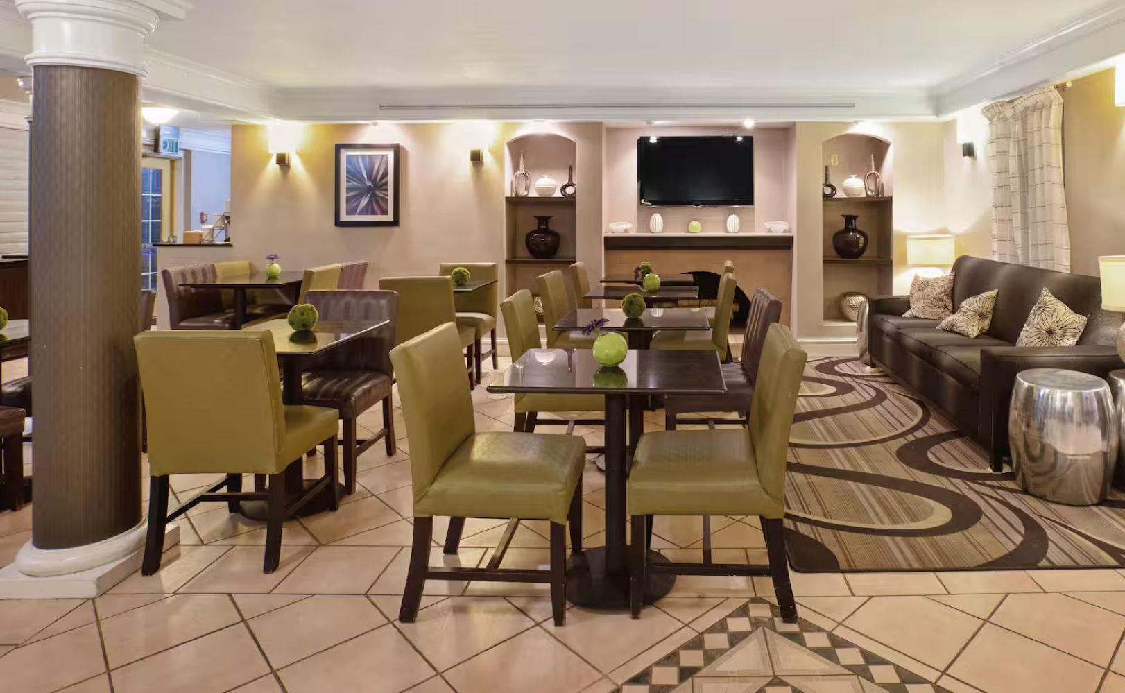 La Quinta Inn by Wyndham Denver Golden image