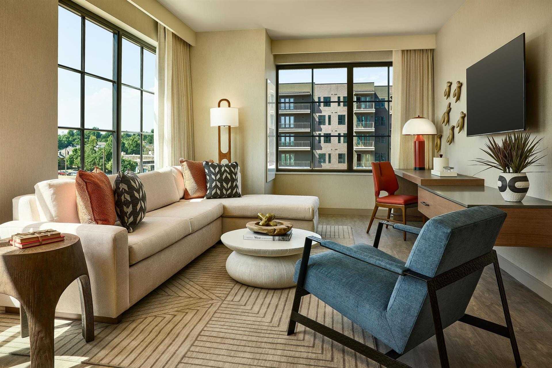 Lively Hotel on OAK Oklahoma City, Tapestry by Hilton em Oklahoma City, OK