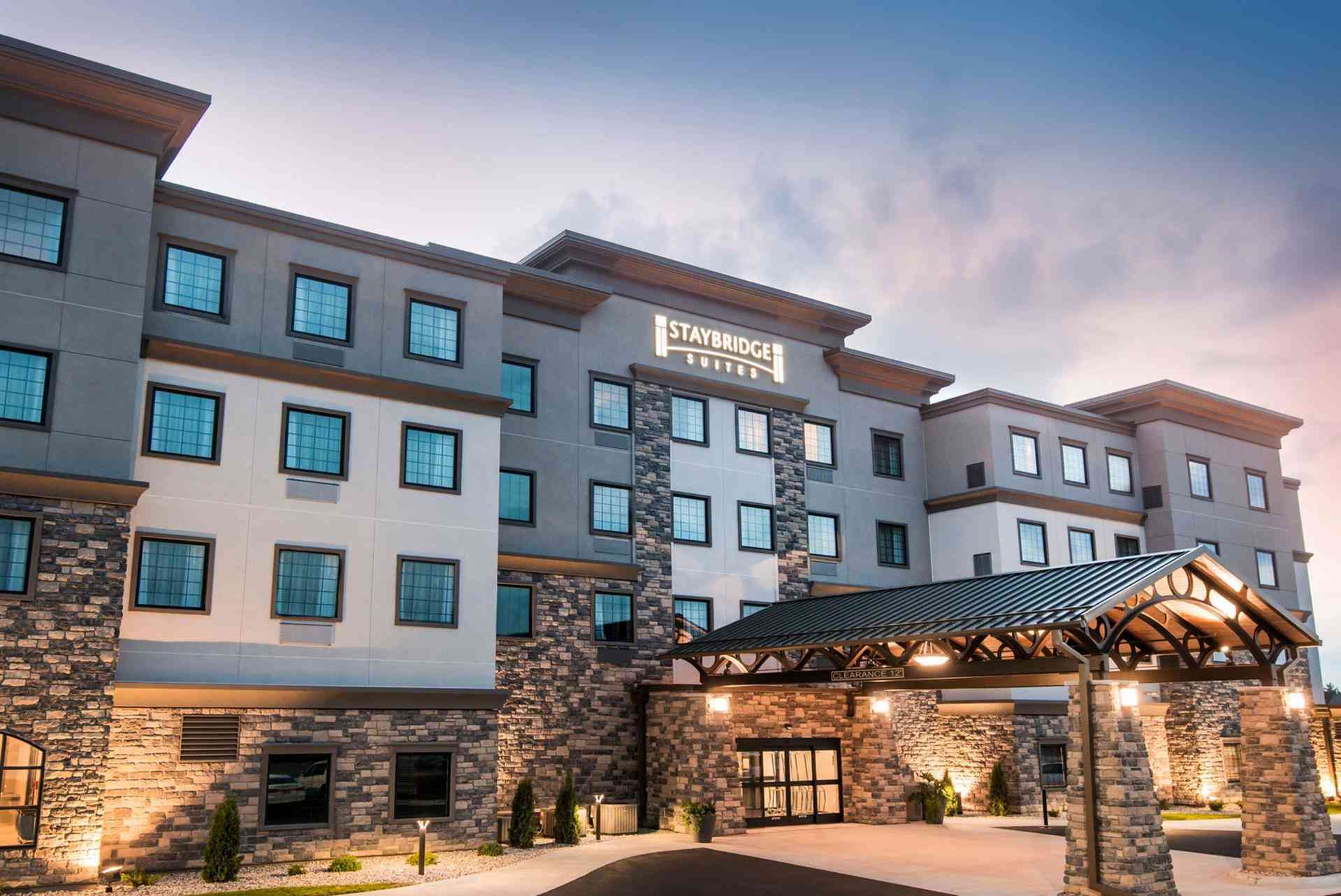 Staybridge Suites Wisconsn Dells - Lake Delton в Озеро Делтон, WI