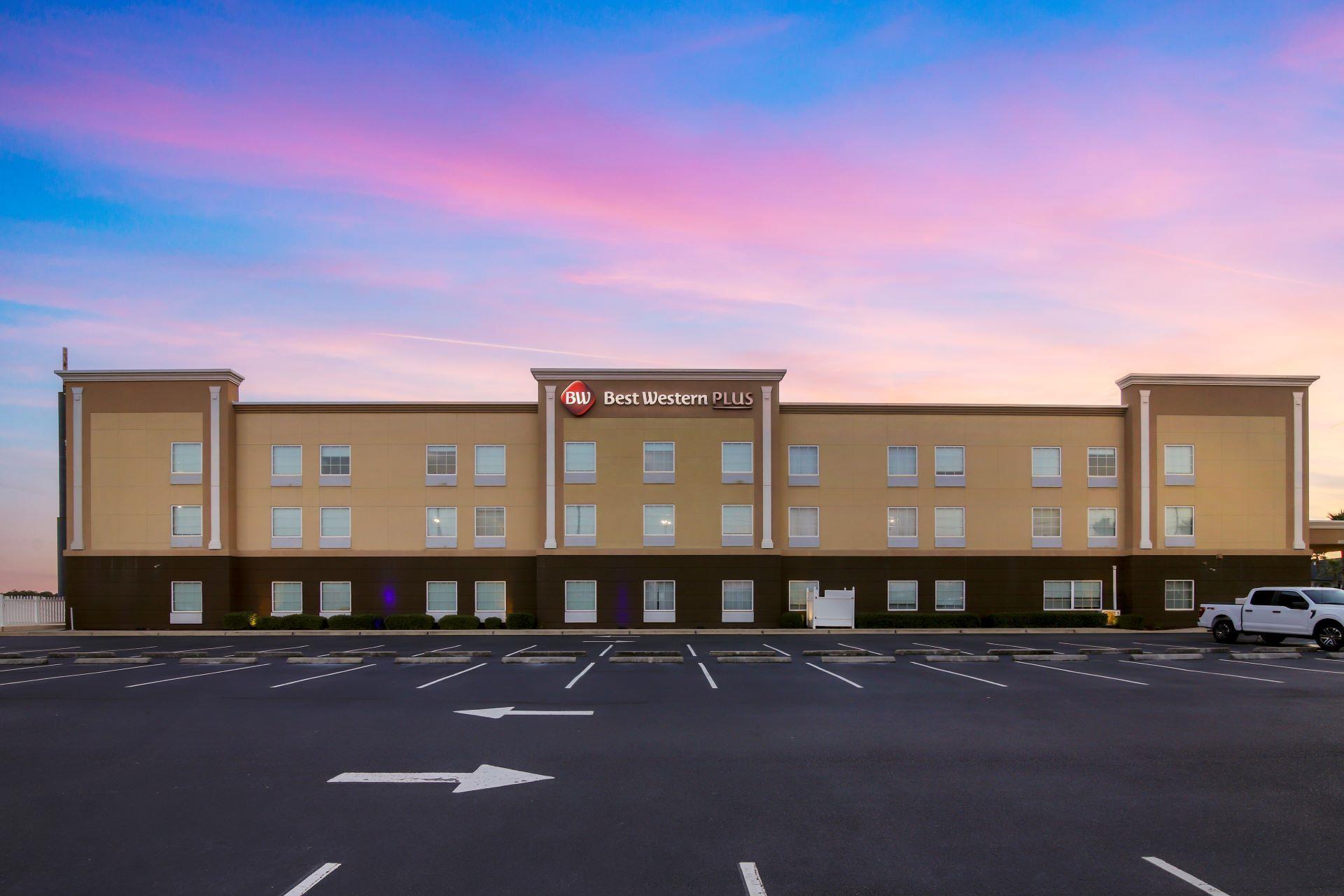Best Western Plus Brunswick Inn & Suites image